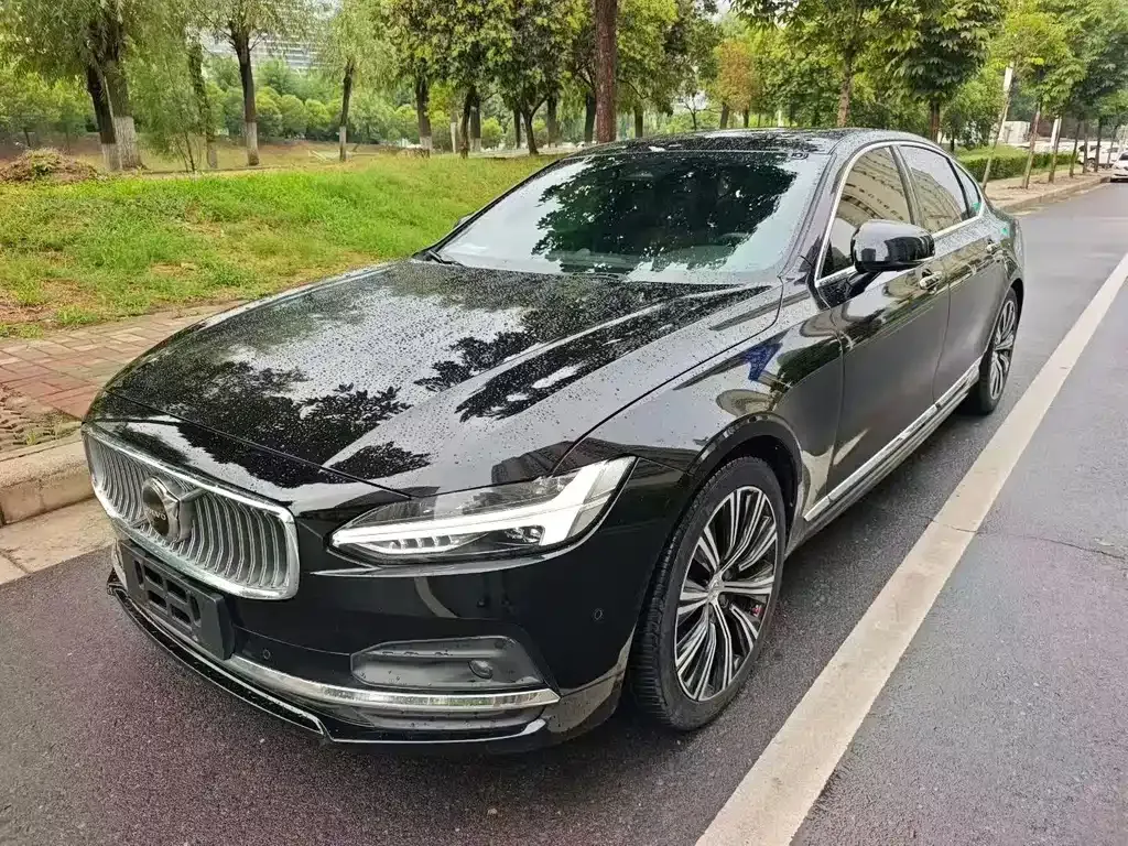 Volvo S90 — фото 1