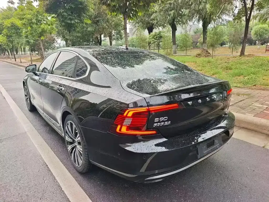 Volvo S90 — фото 9