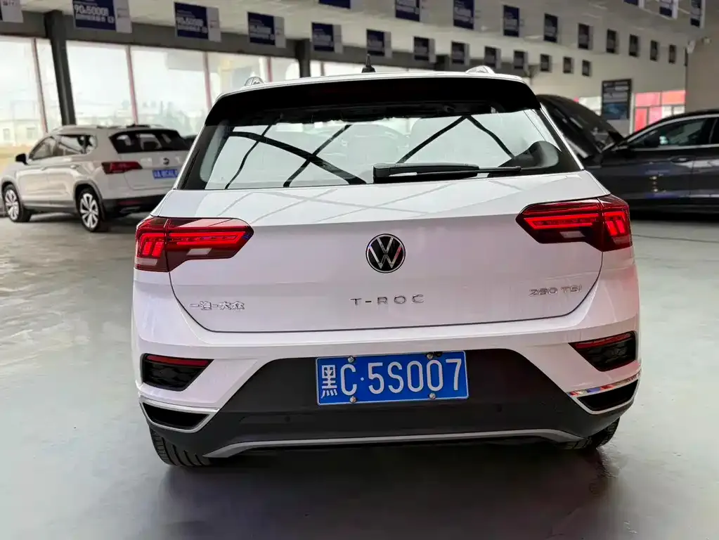 Volkswagen T-Roc — фото 2