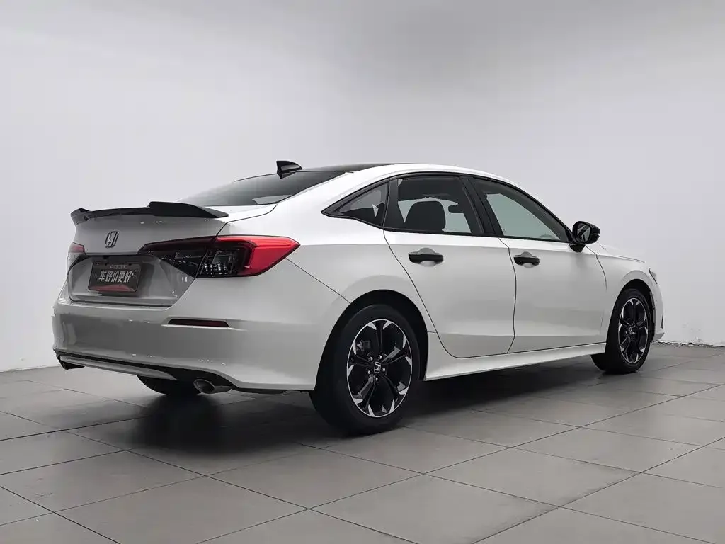 Honda Civic — фото 7