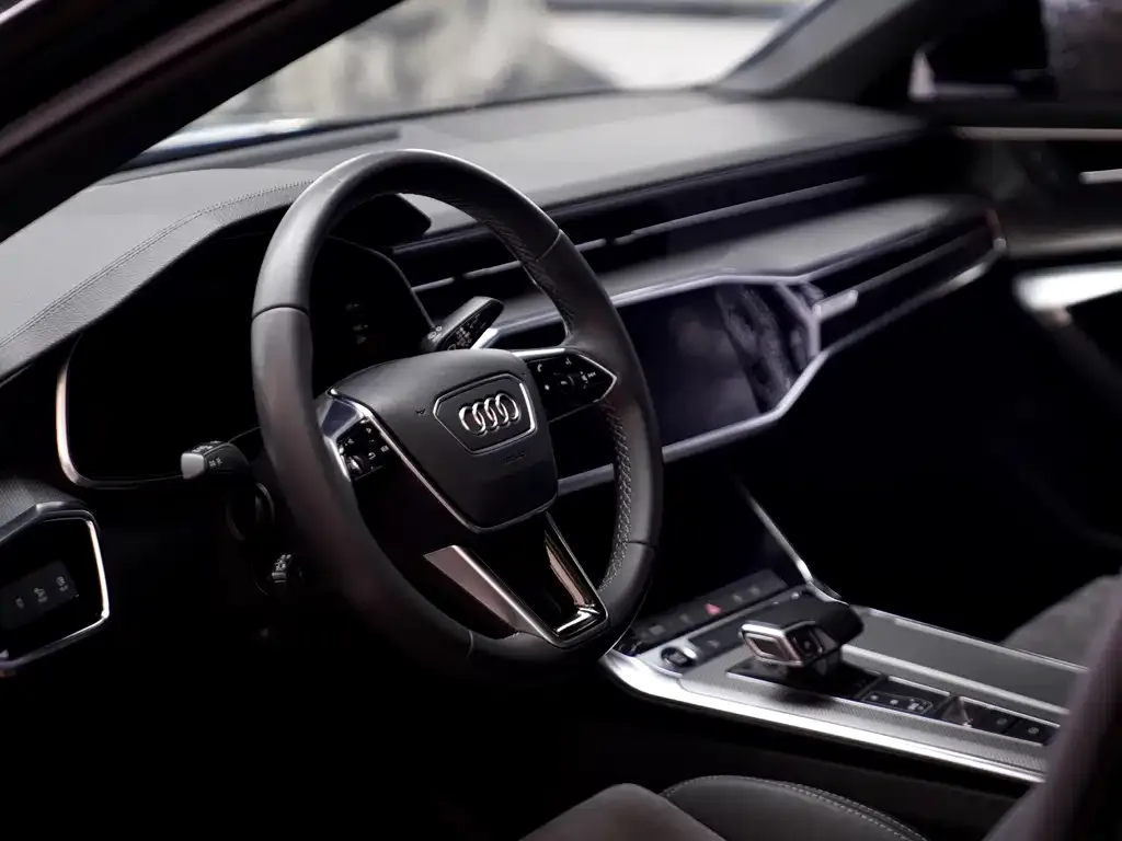 Audi A6L — фото 6