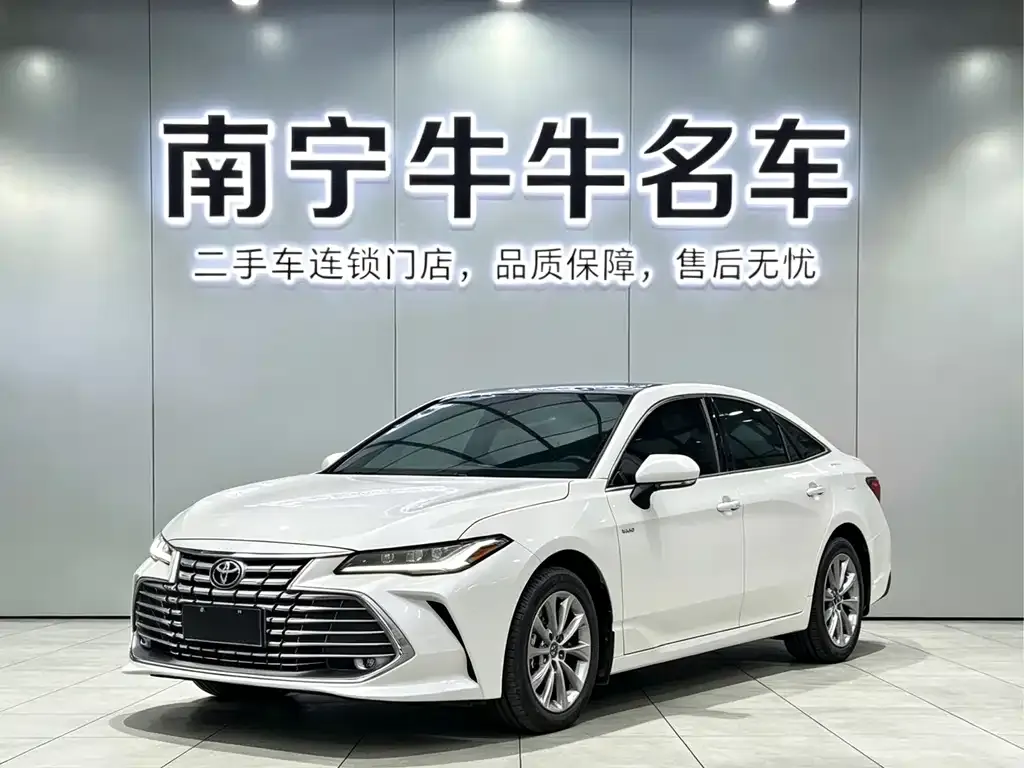 Toyota Avalon — фото 1