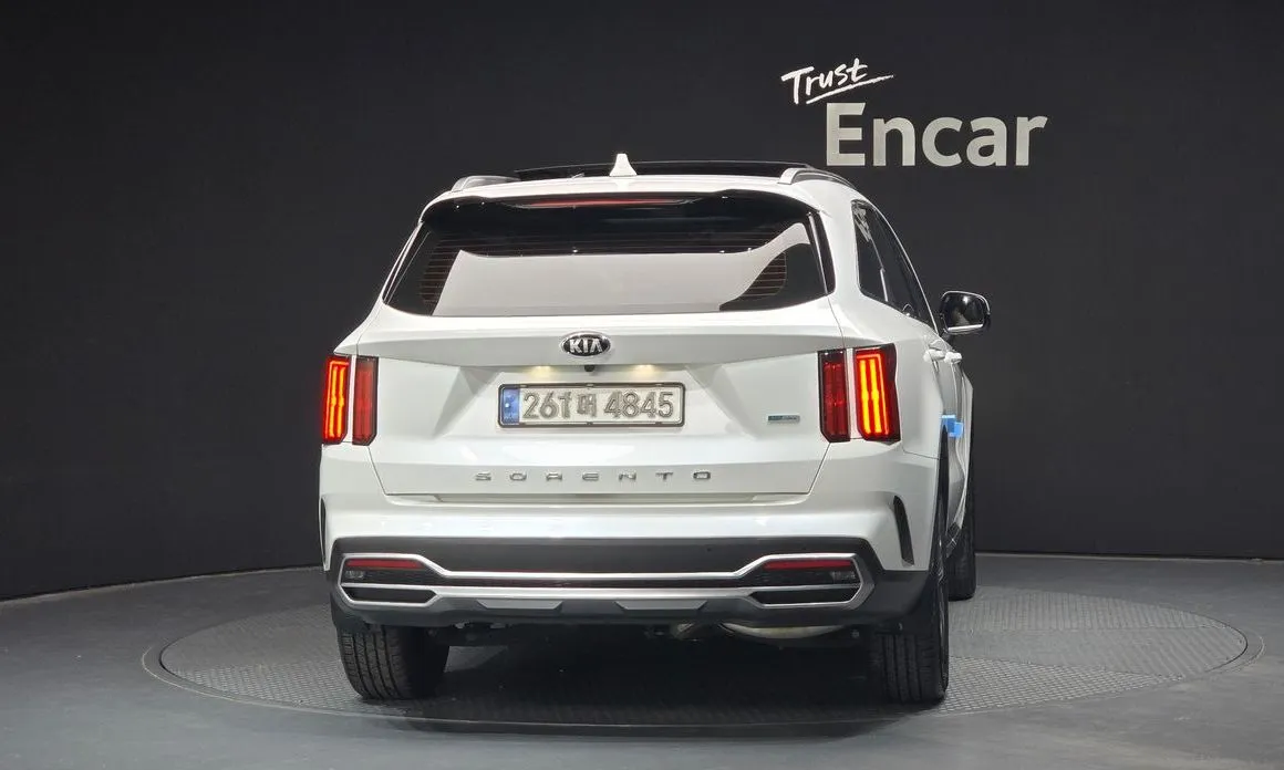 Kia Sorento — фото 7