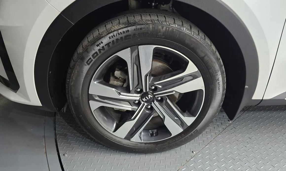 Kia Sorento — фото 9