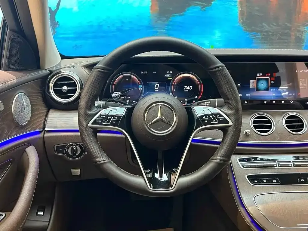 Mercedes-Benz E-Class — фото 10