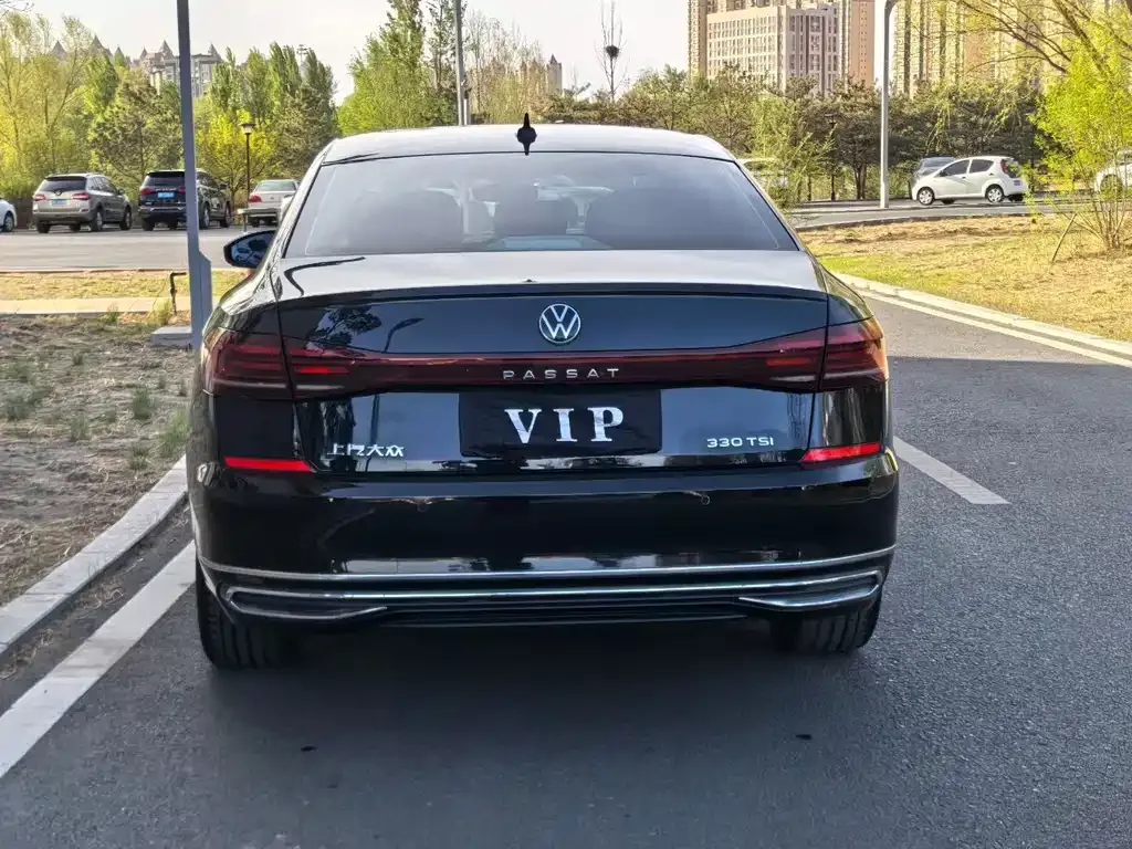 Volkswagen Passat — фото 4