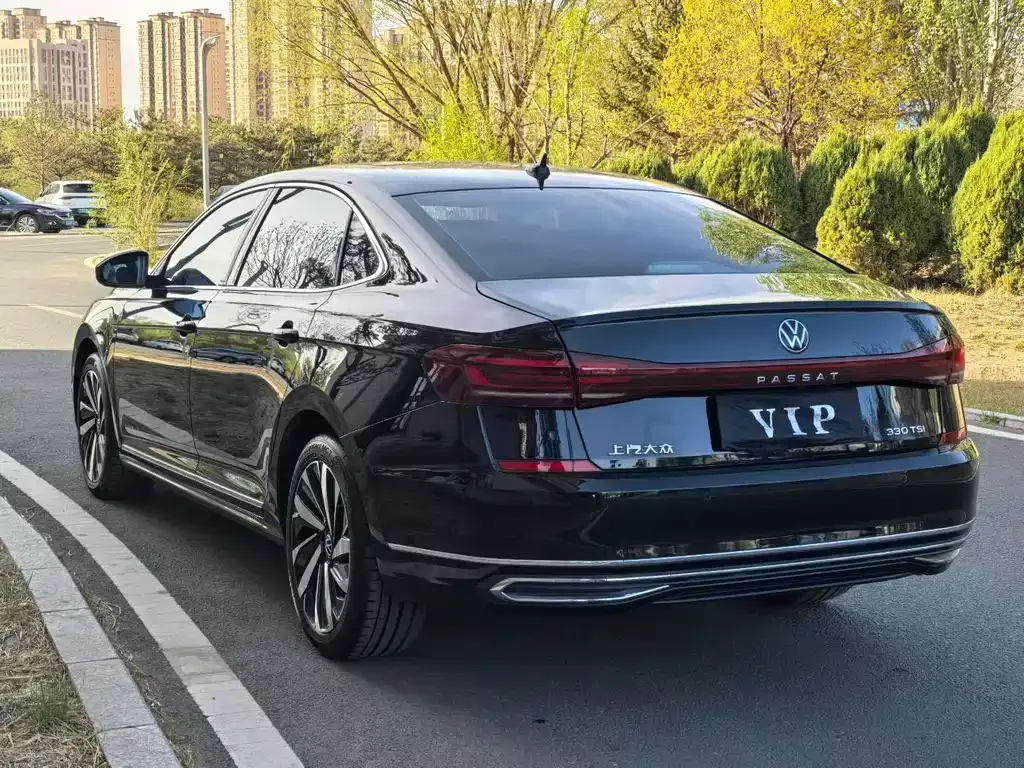 Volkswagen Passat — фото 7