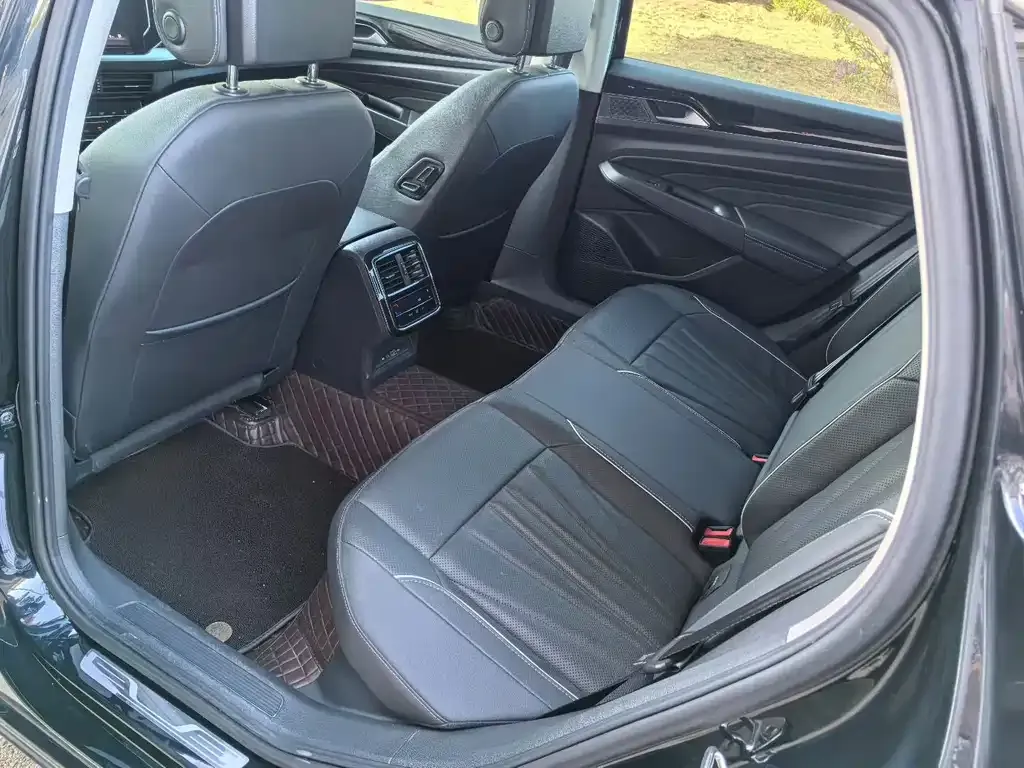Volkswagen Passat — фото 2