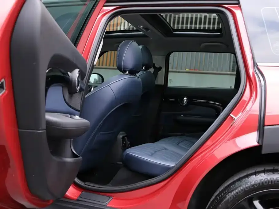 MINI Clubman — фото 3