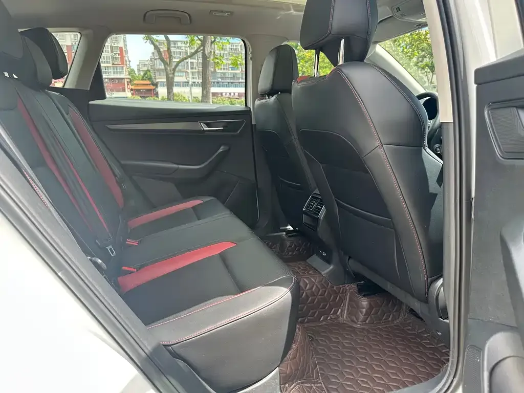 Skoda Karoq — фото 2