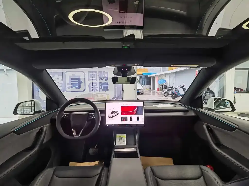 Tesla Model Y — фото 7