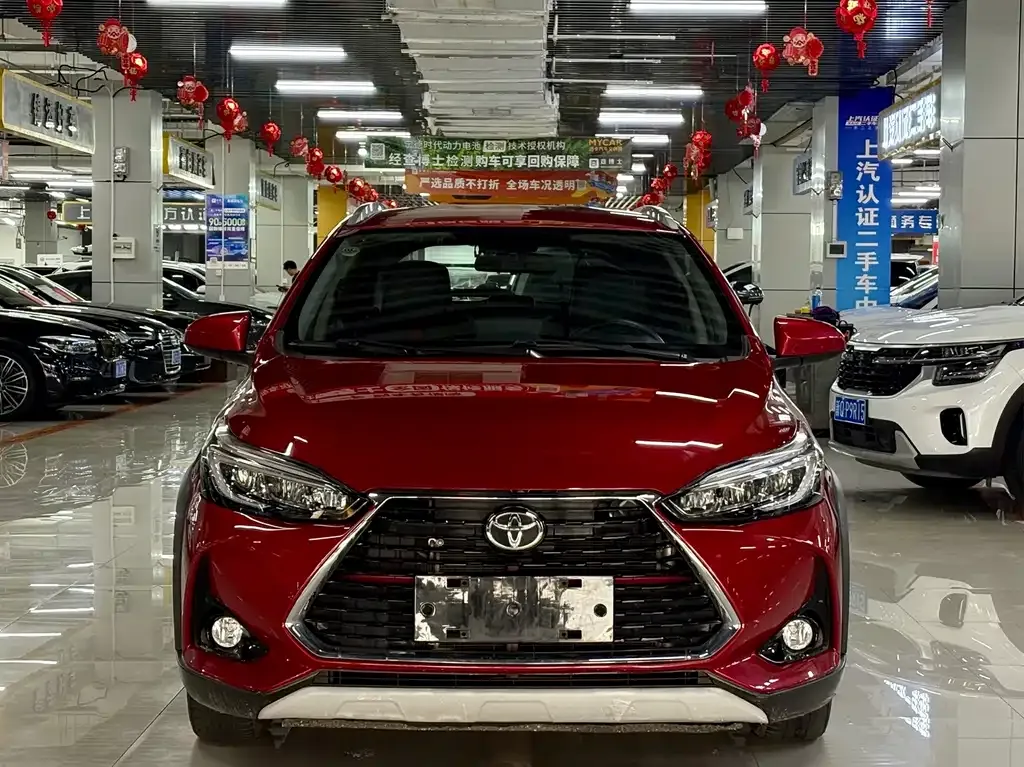 Toyota Yaris L — фото 4