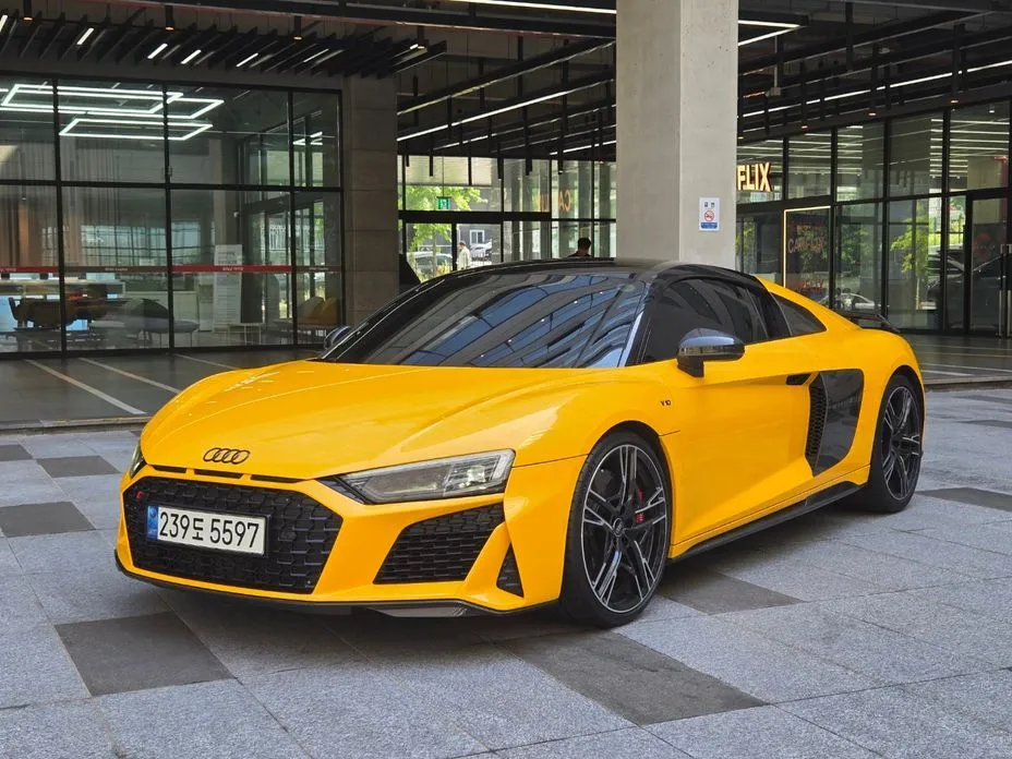 Audi R8 — фото 1