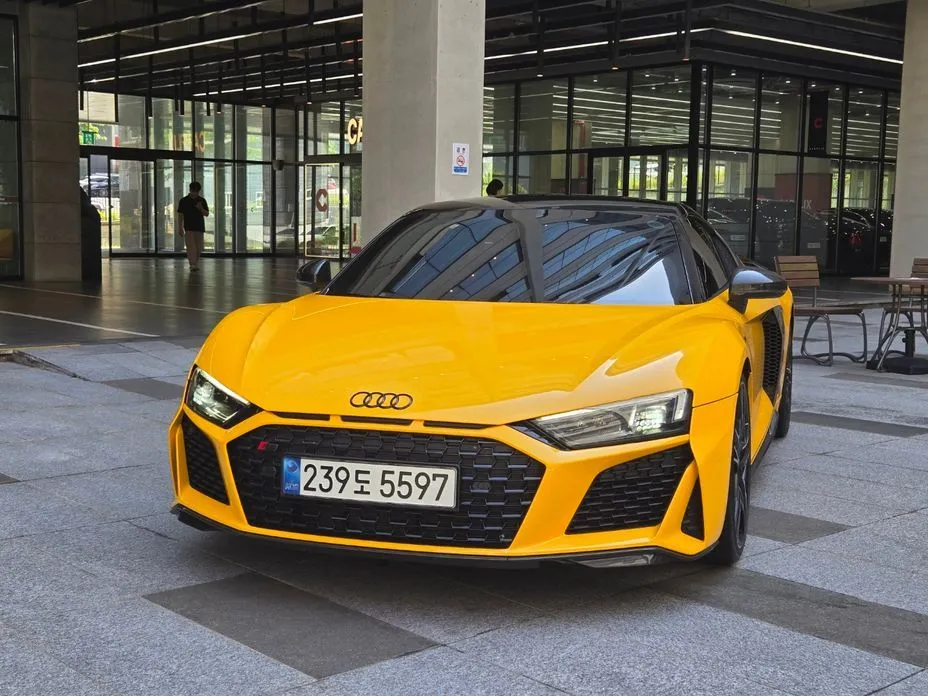 Audi R8 — фото 5