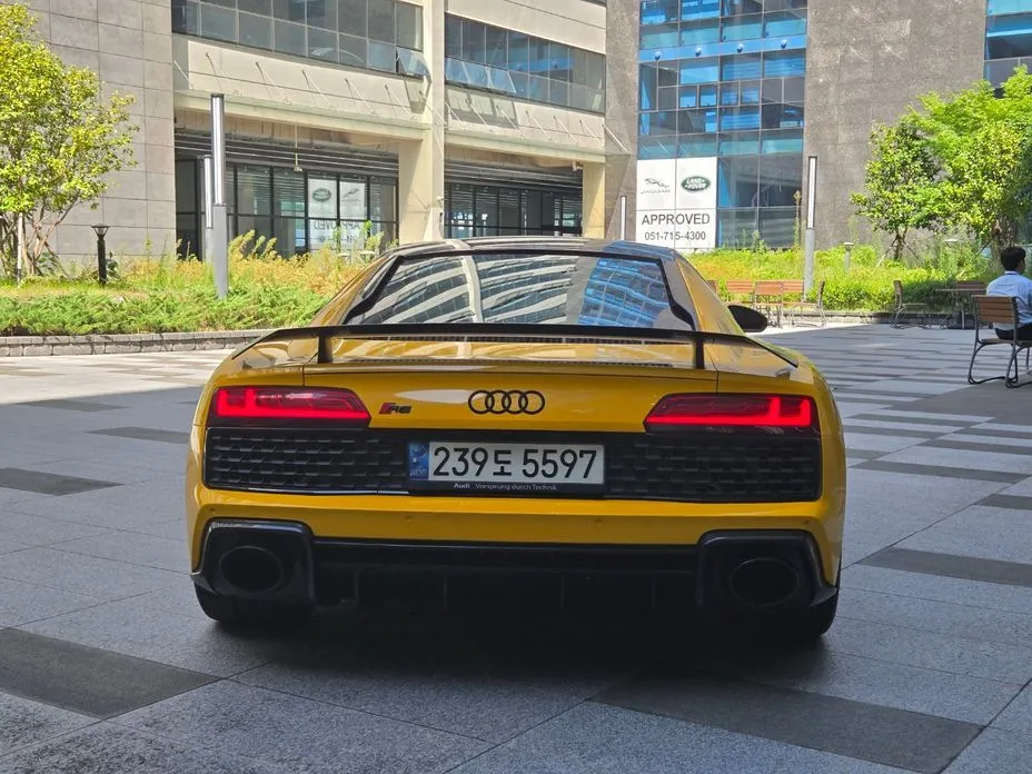 Audi R8 — фото 7