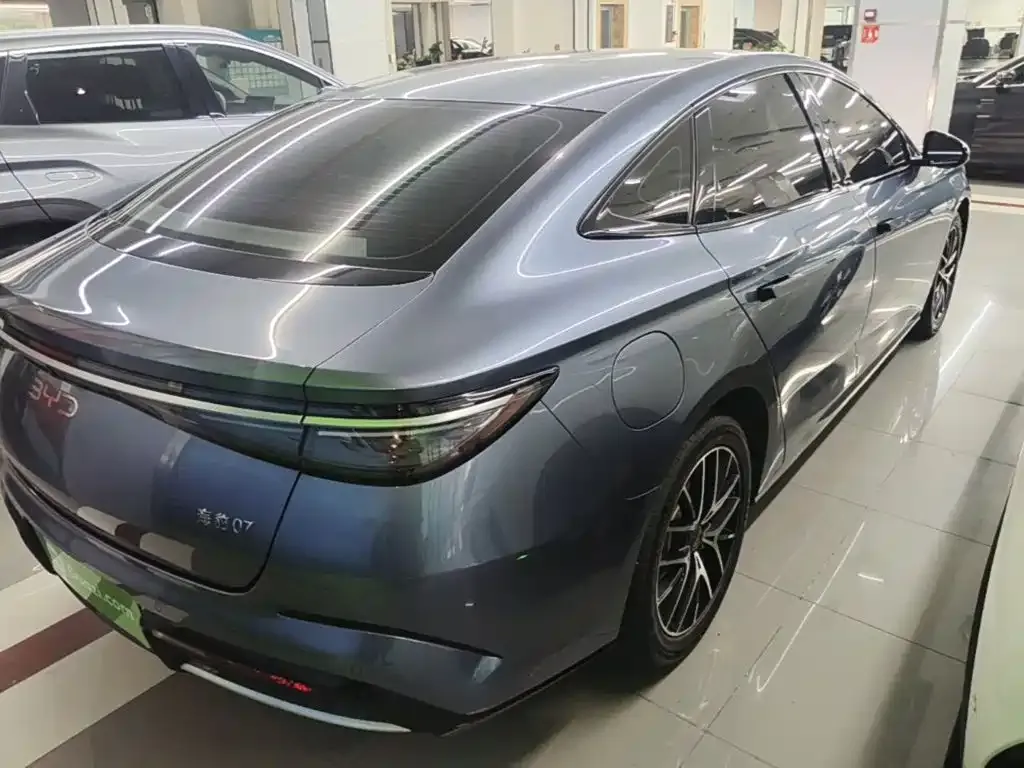 BYD Seal 07 DM-i — фото 3