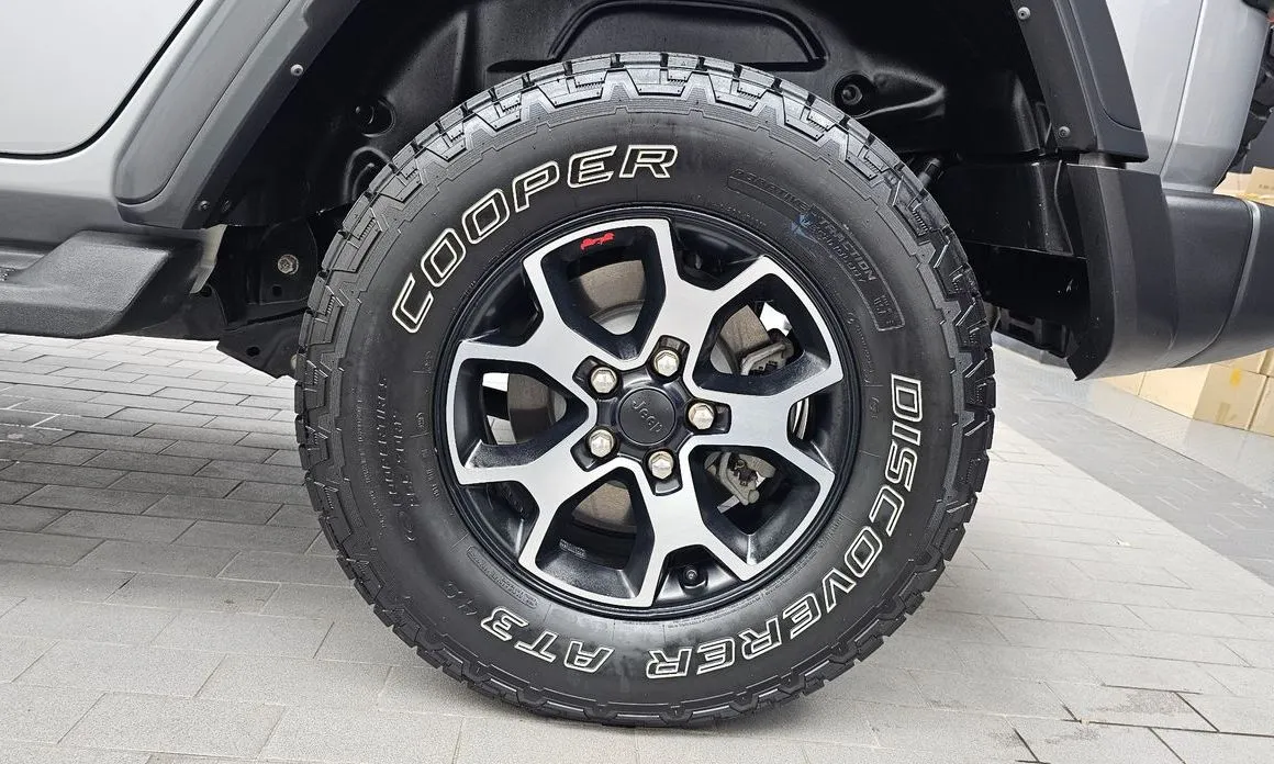 Jeep Wrangler — фото 7