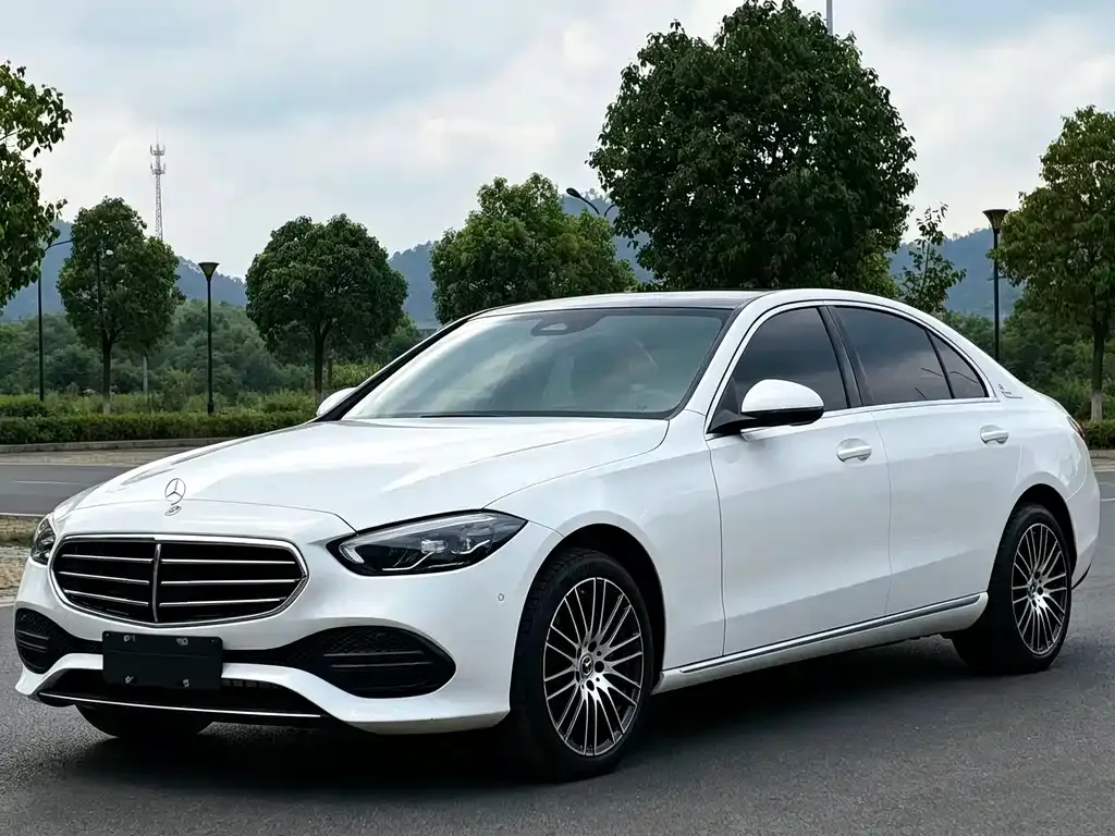 Mercedes-Benz C-Class — фото 1