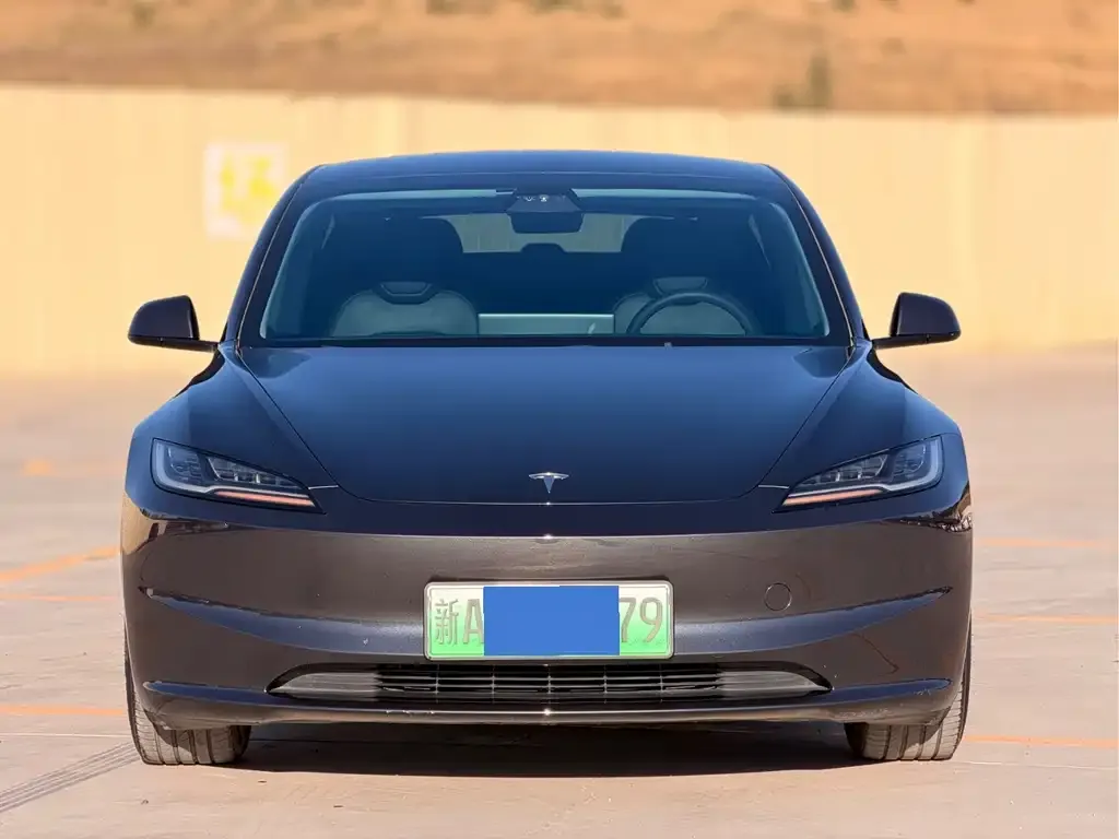 Tesla Model 3 — фото 2