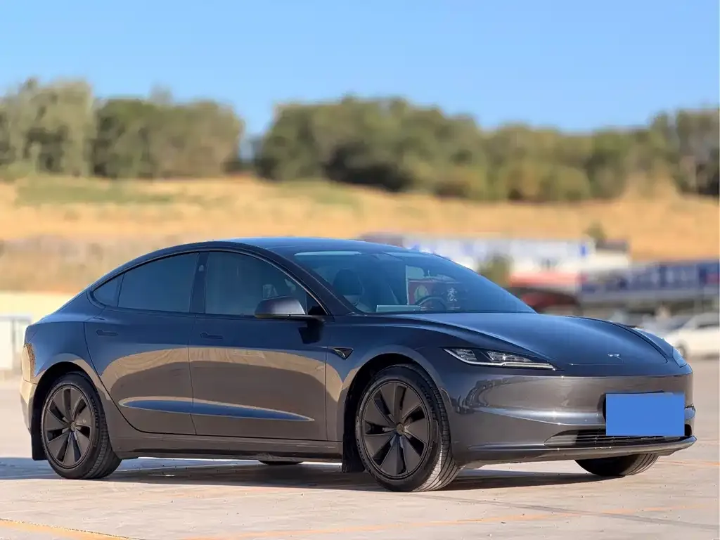 Tesla Model 3 — фото 8