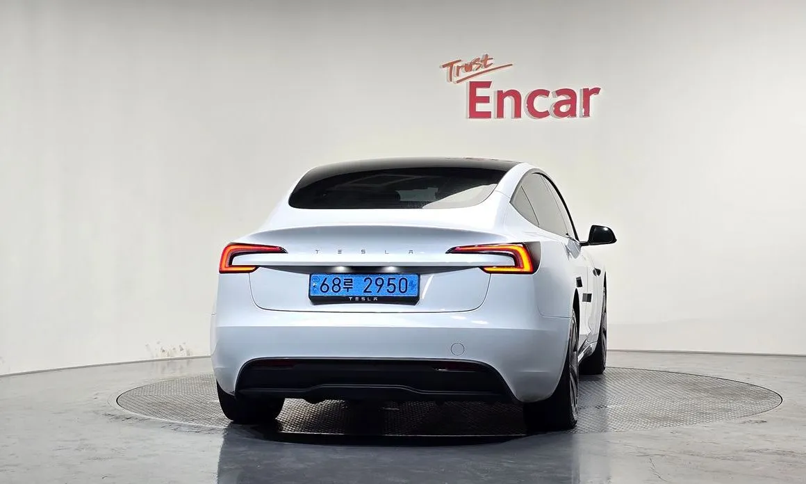 Tesla Model 3 — фото 5