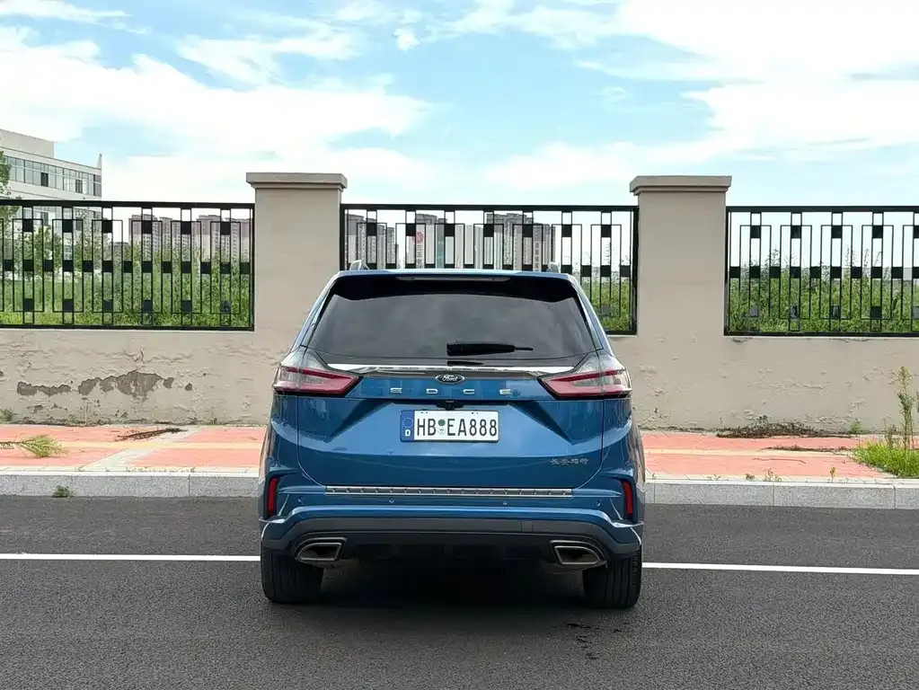 Ford Edge — фото 7