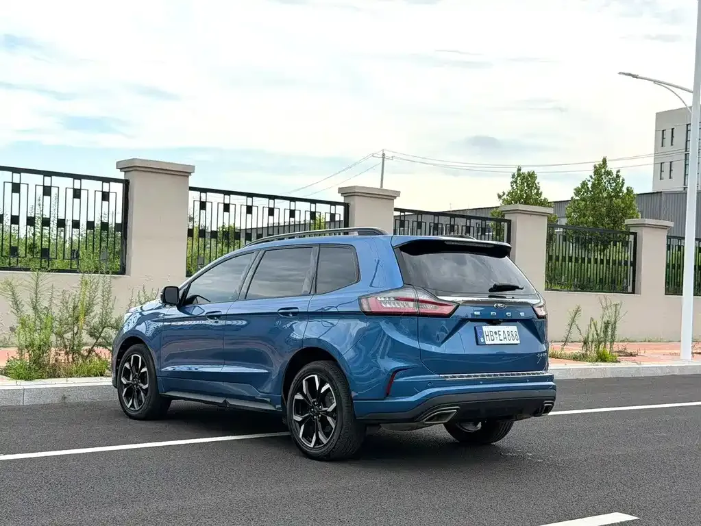 Ford Edge — фото 5