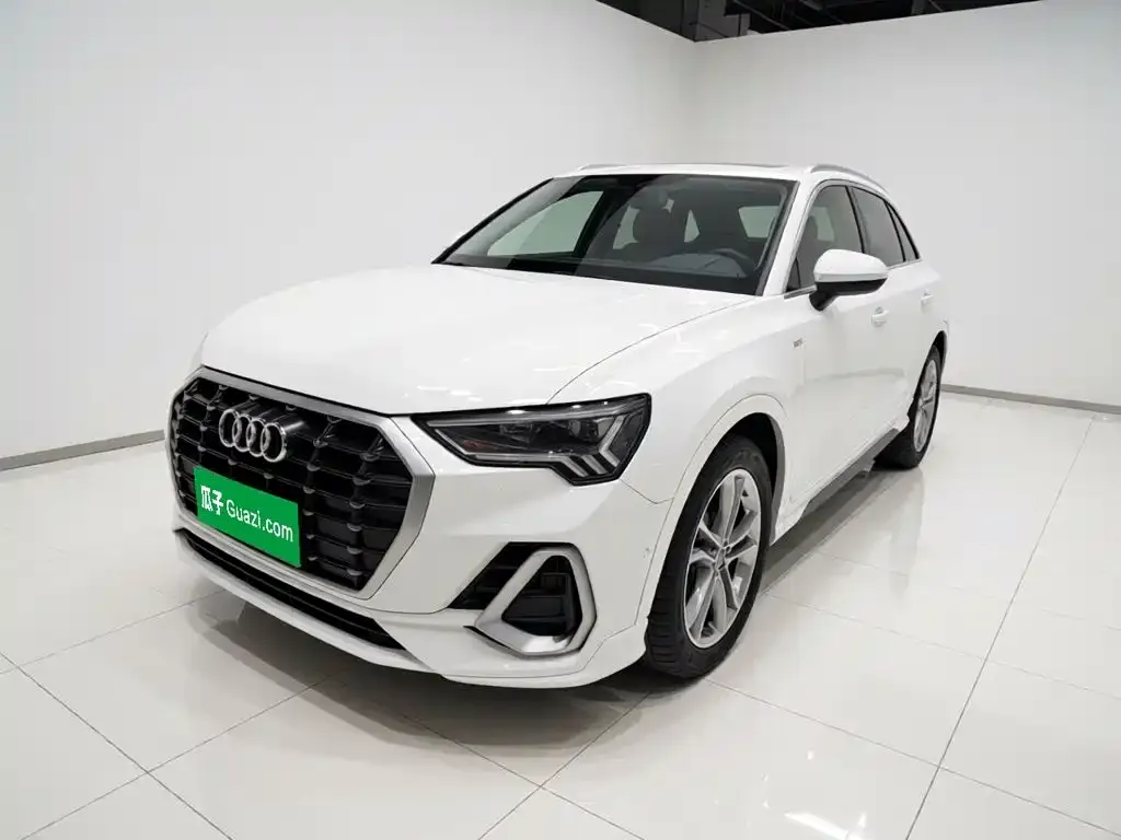 Audi Q3 — фото 1