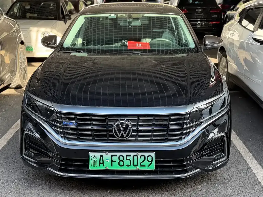 Volkswagen Passat PHEV — фото 6