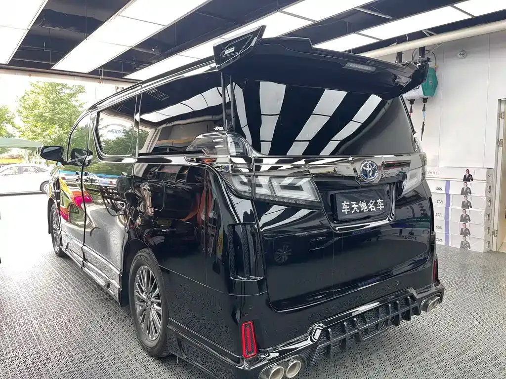 Toyota Vellfire — фото 7