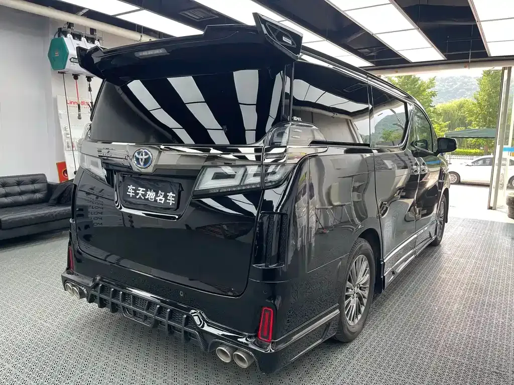 Toyota Vellfire — фото 6