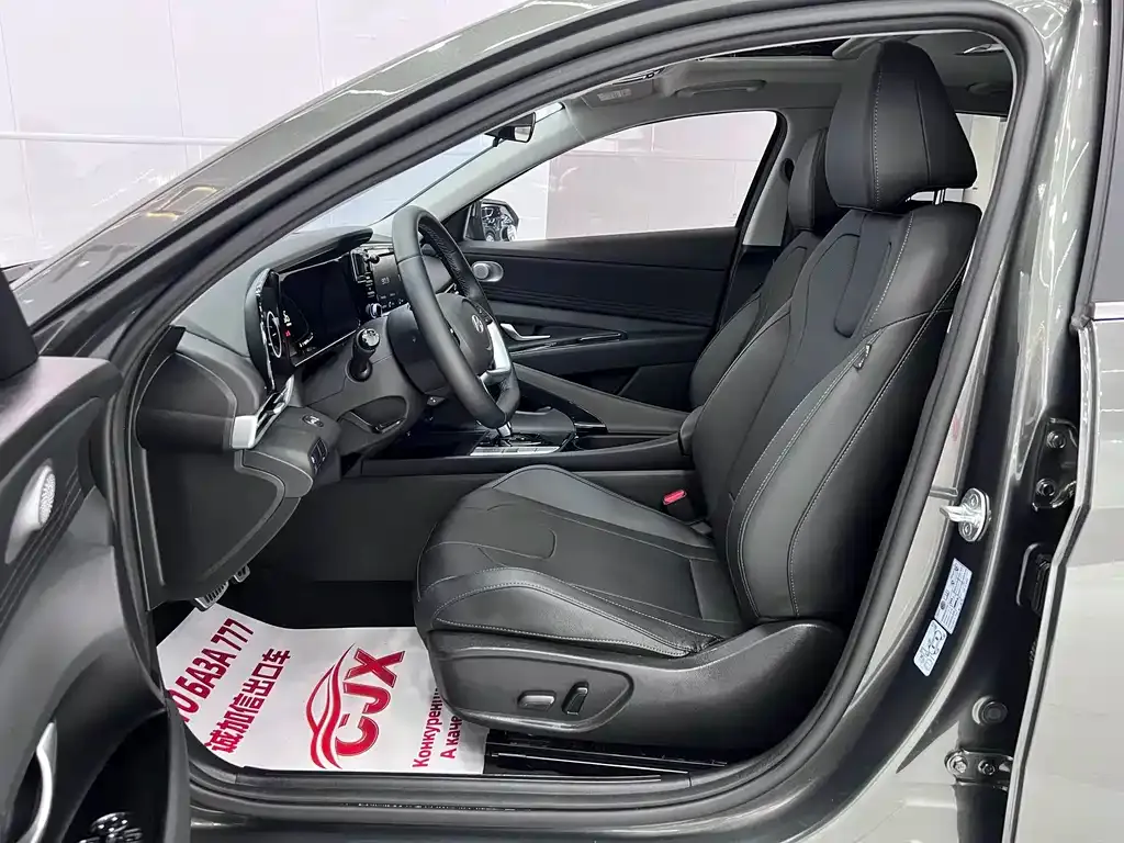 Hyundai Elantra — фото 4