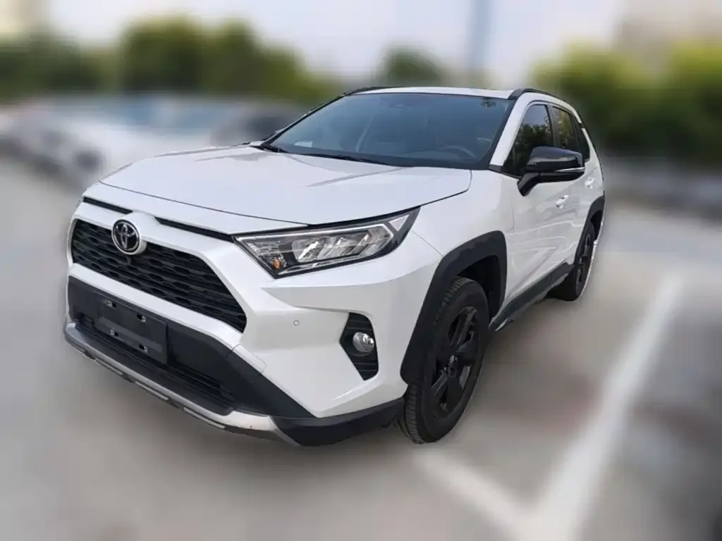 Toyota RAV4 — фото 1
