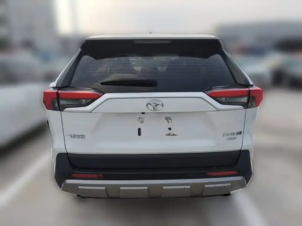 Toyota RAV4 — фото 9