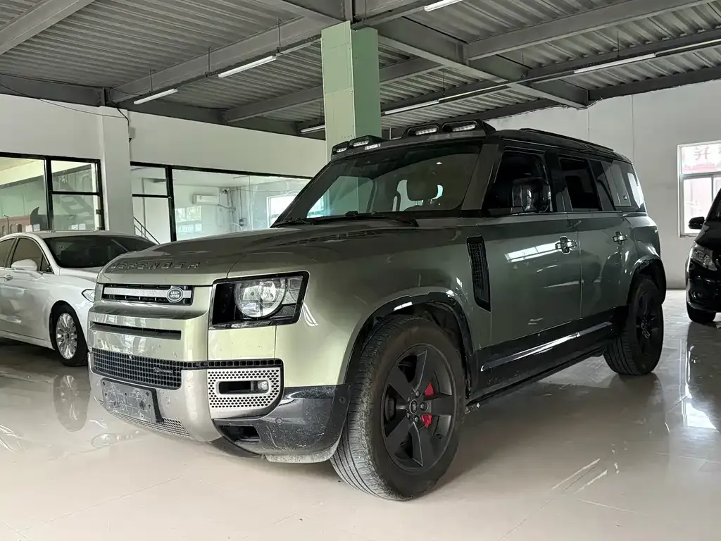 Land Rover Defender — фото 1