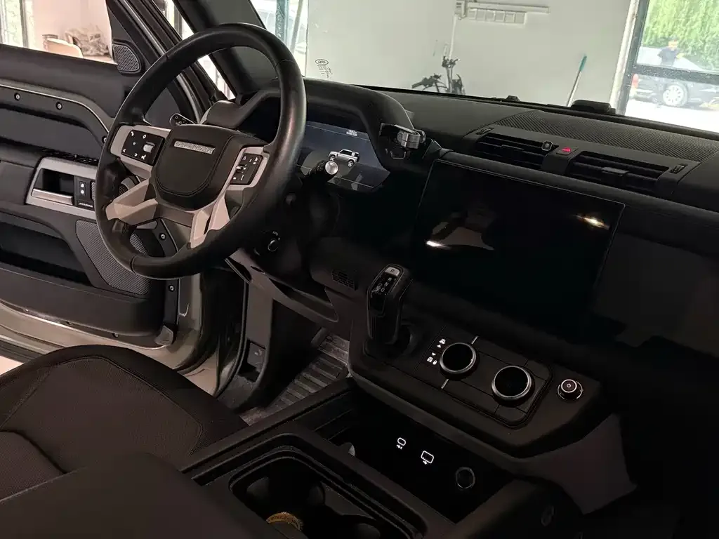 Land Rover Defender — фото 2