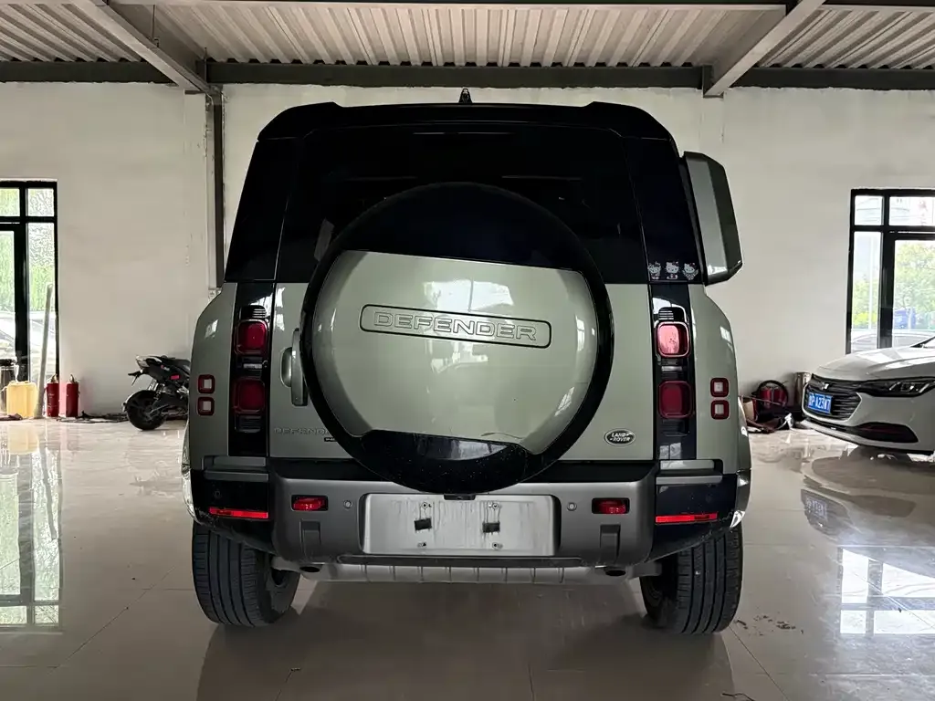 Land Rover Defender — фото 7