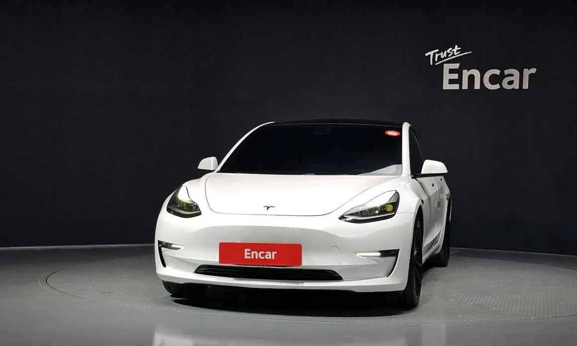 Tesla Model 3 — фото 2