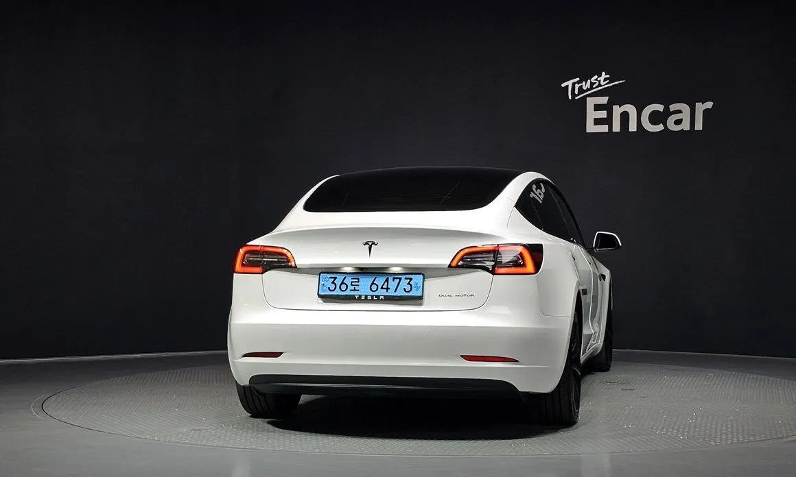 Tesla Model 3 — фото 3