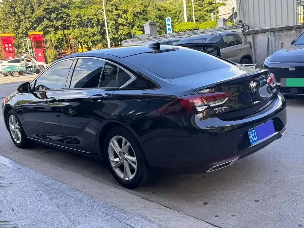 Buick Regal — фото 10