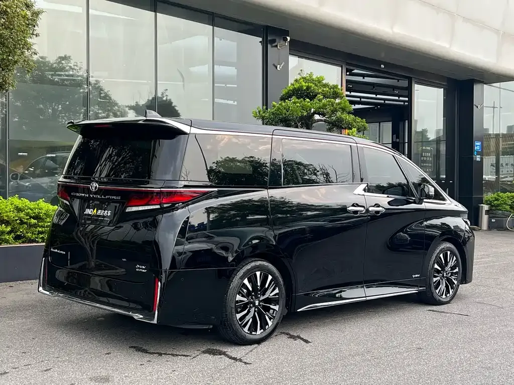 Toyota Vellfire — фото 10
