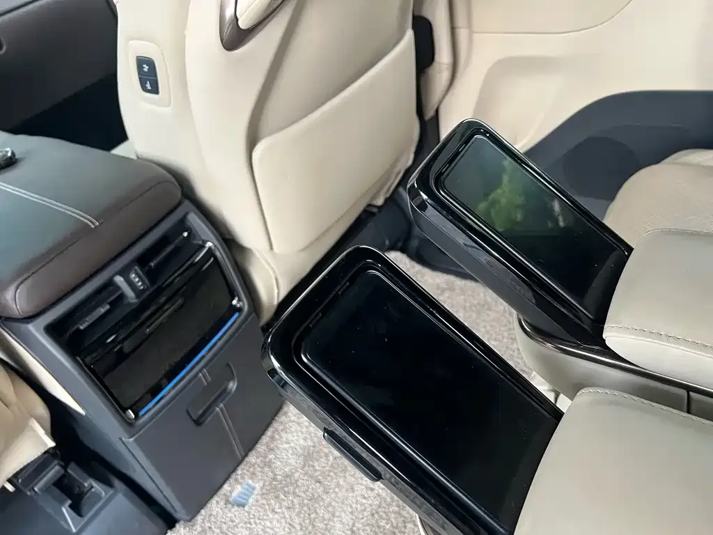 Toyota Vellfire — фото 4
