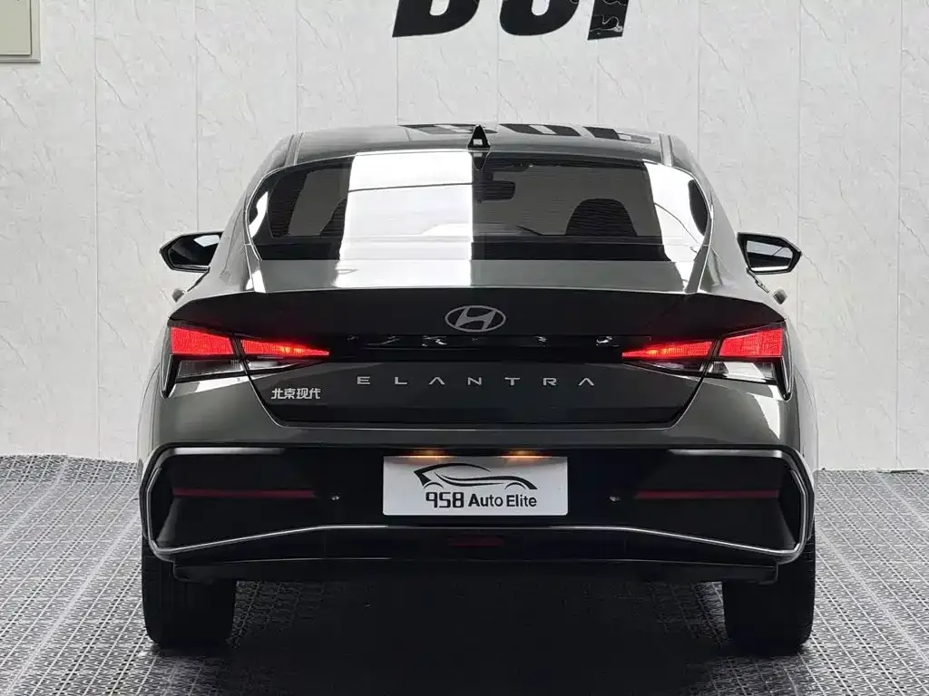Hyundai Elantra — фото 9