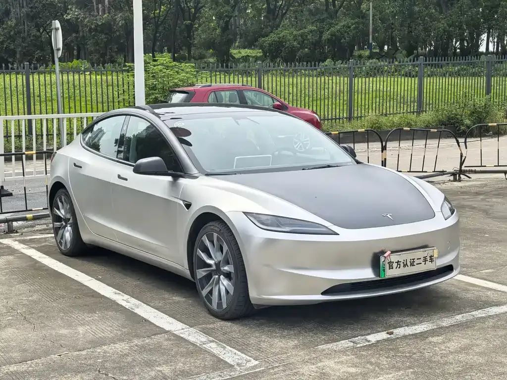 Tesla Model 3 — фото 9