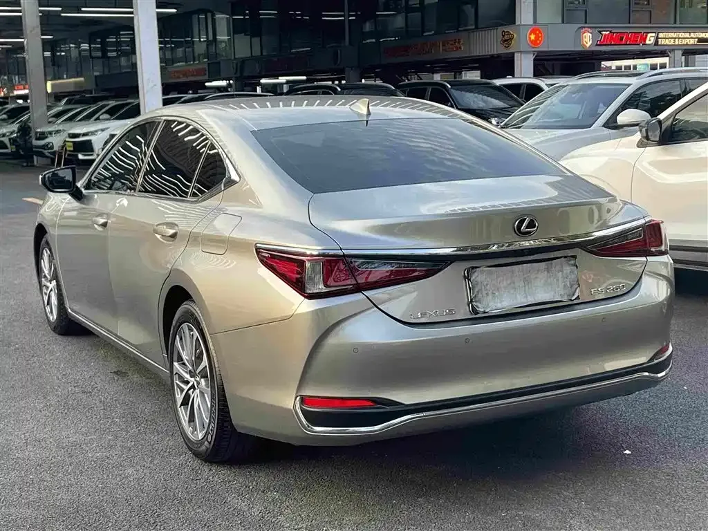 Lexus ES — фото 4