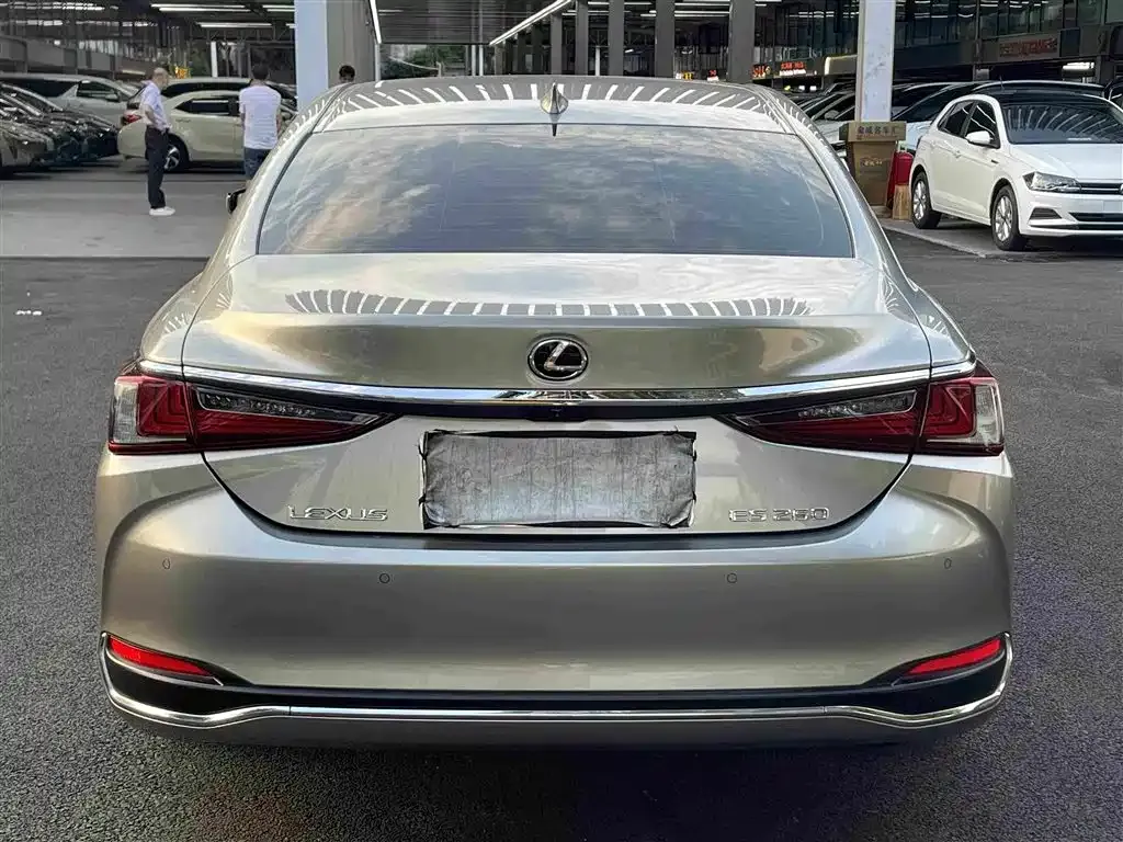 Lexus ES — фото 6