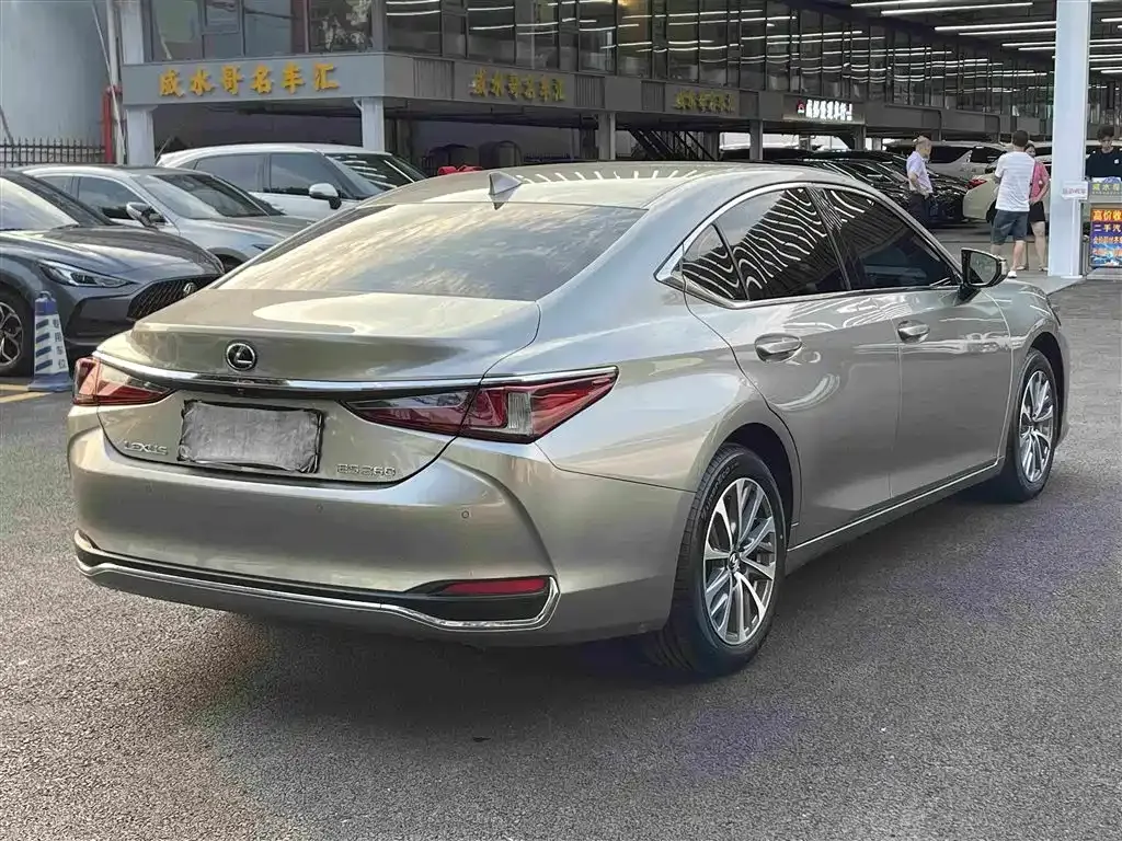 Lexus ES — фото 5