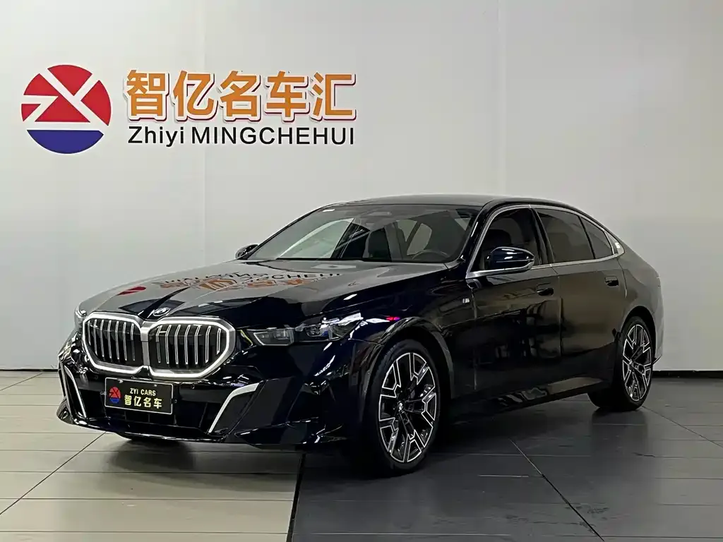 BMW 5 Series — фото 1