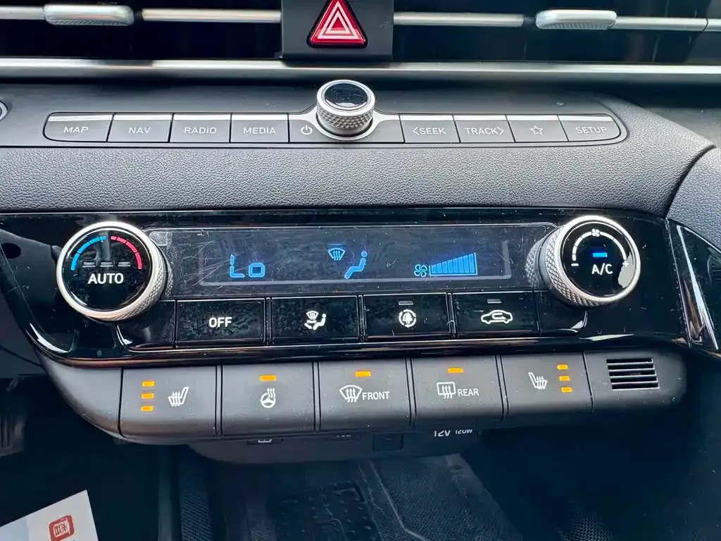 Hyundai Elantra — фото 8