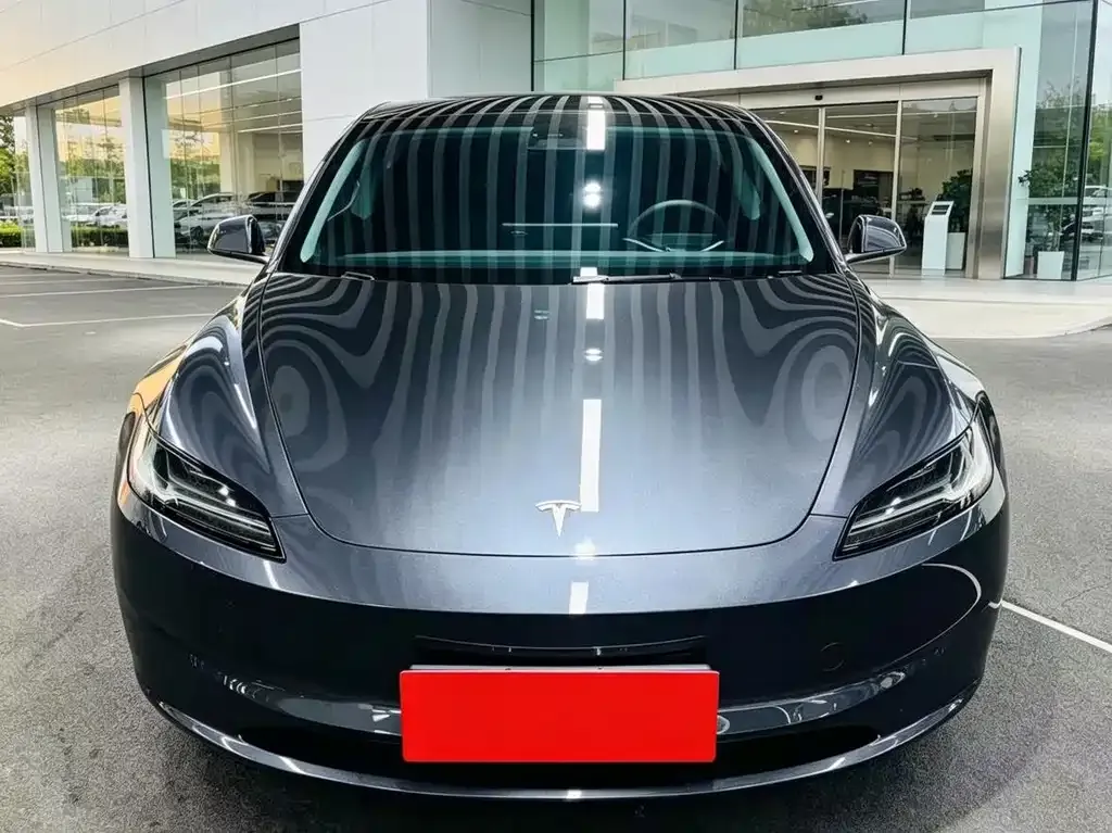 Tesla Model 3 — фото 3